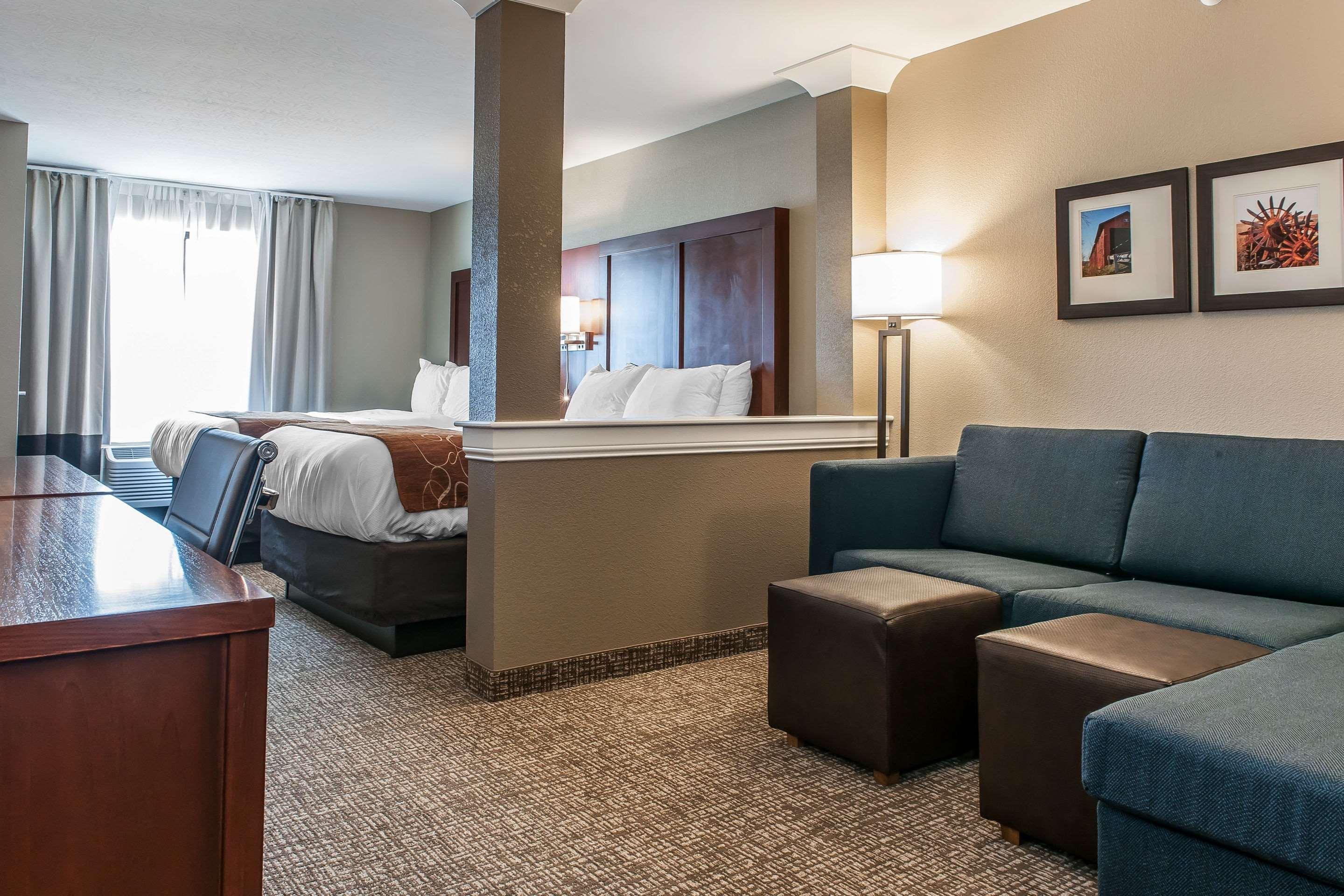Comfort Suites Rensselaer Near Fair Oaks Exteriér fotografie