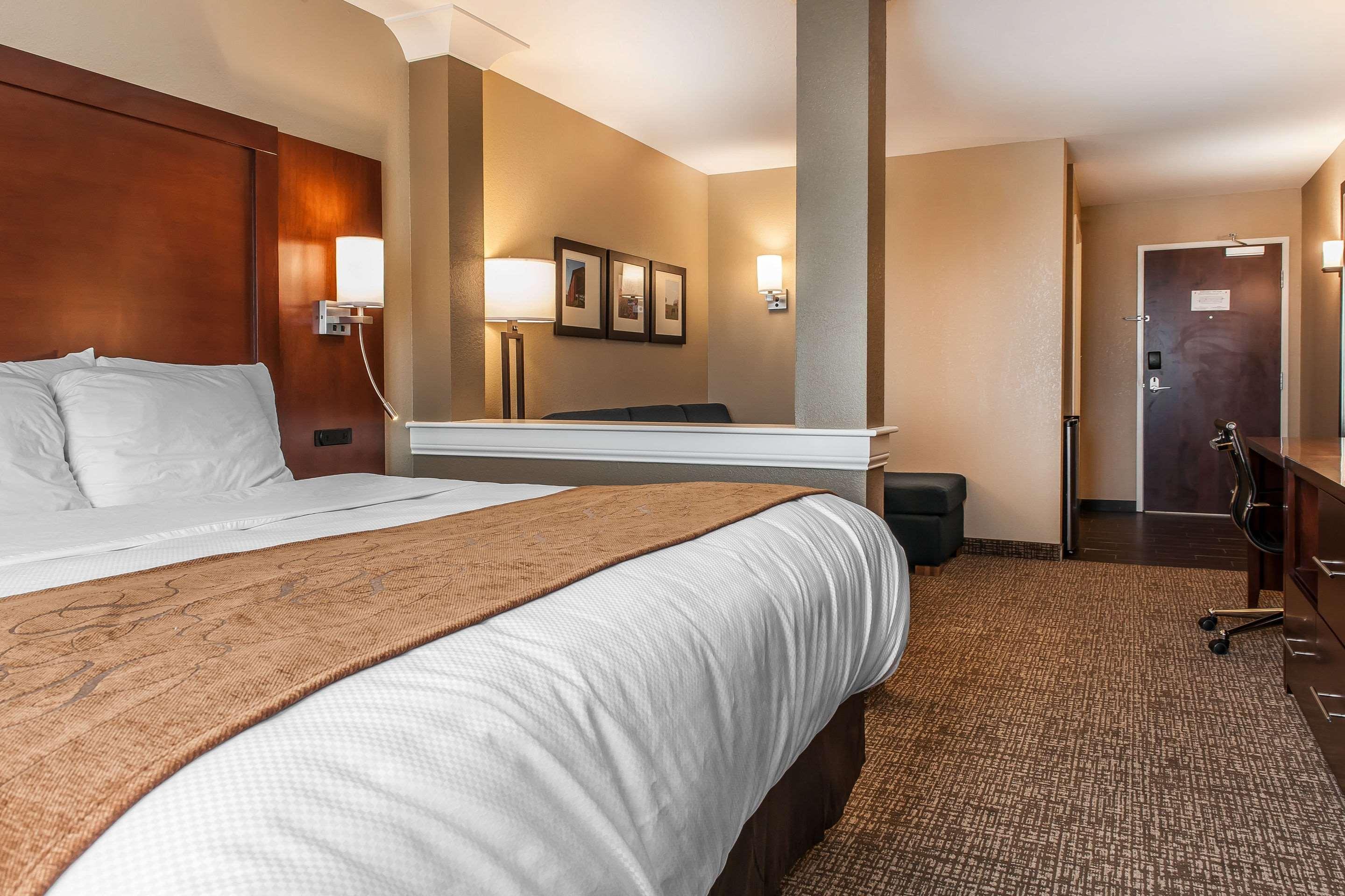 Comfort Suites Rensselaer Near Fair Oaks Exteriér fotografie