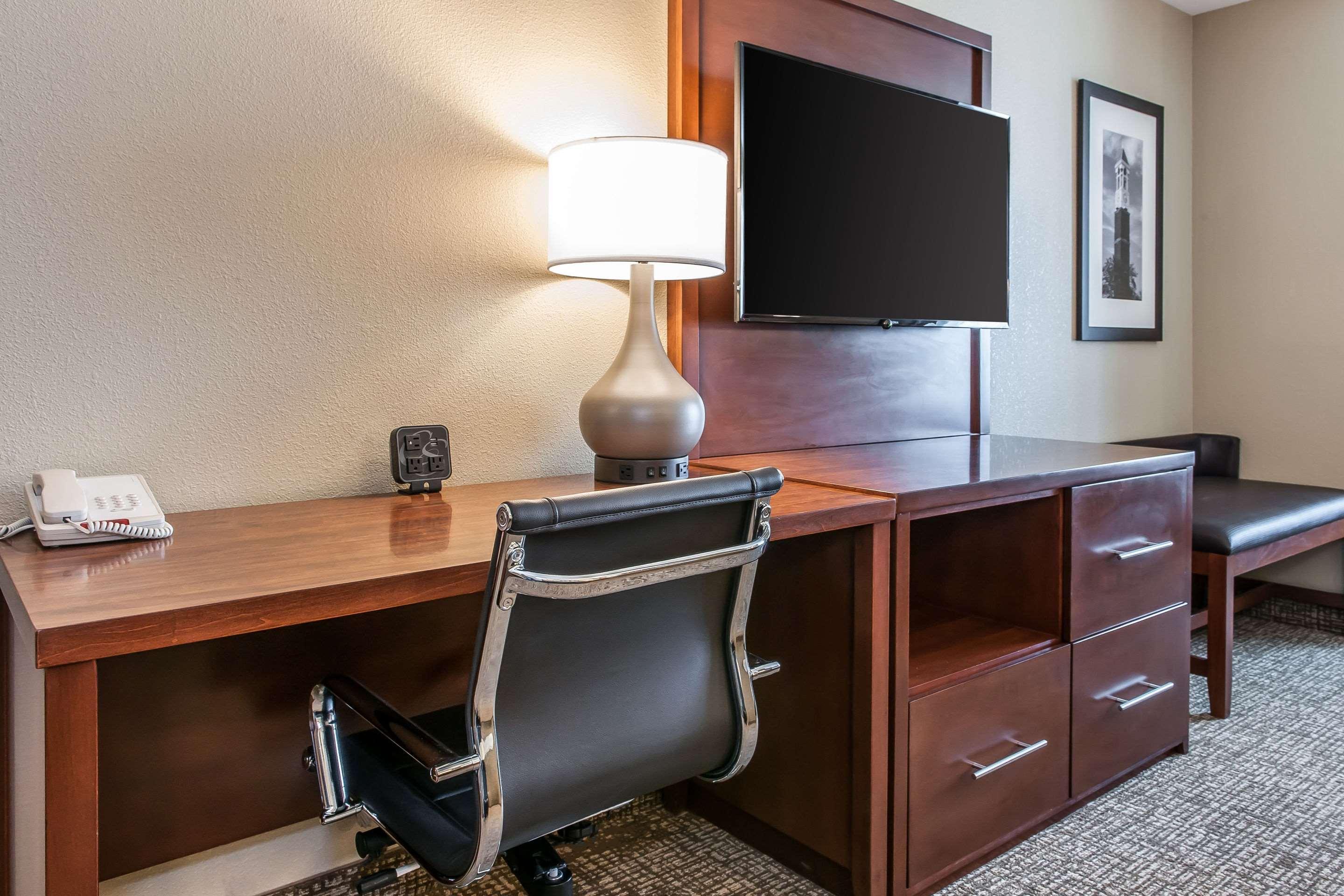 Comfort Suites Rensselaer Near Fair Oaks Exteriér fotografie