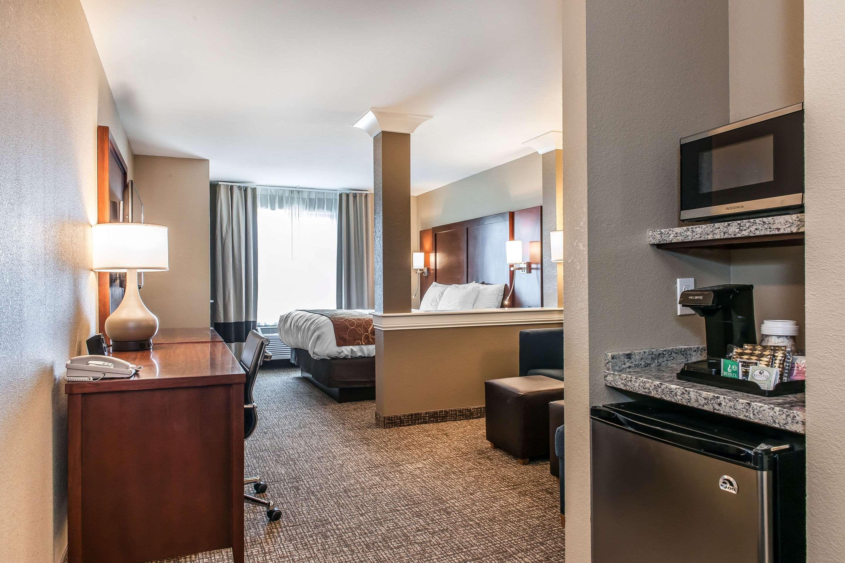Comfort Suites Rensselaer Near Fair Oaks Exteriér fotografie